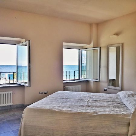 Appartamento Deluxe Con Terrazza Sul Mare Σαβόνα Εξωτερικό φωτογραφία