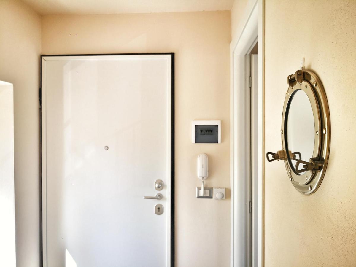 Appartamento Deluxe Con Terrazza Sul Mare Σαβόνα Εξωτερικό φωτογραφία