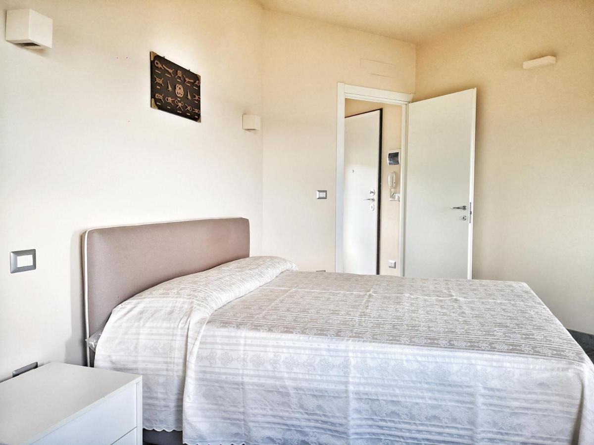 Appartamento Deluxe Con Terrazza Sul Mare Σαβόνα Εξωτερικό φωτογραφία