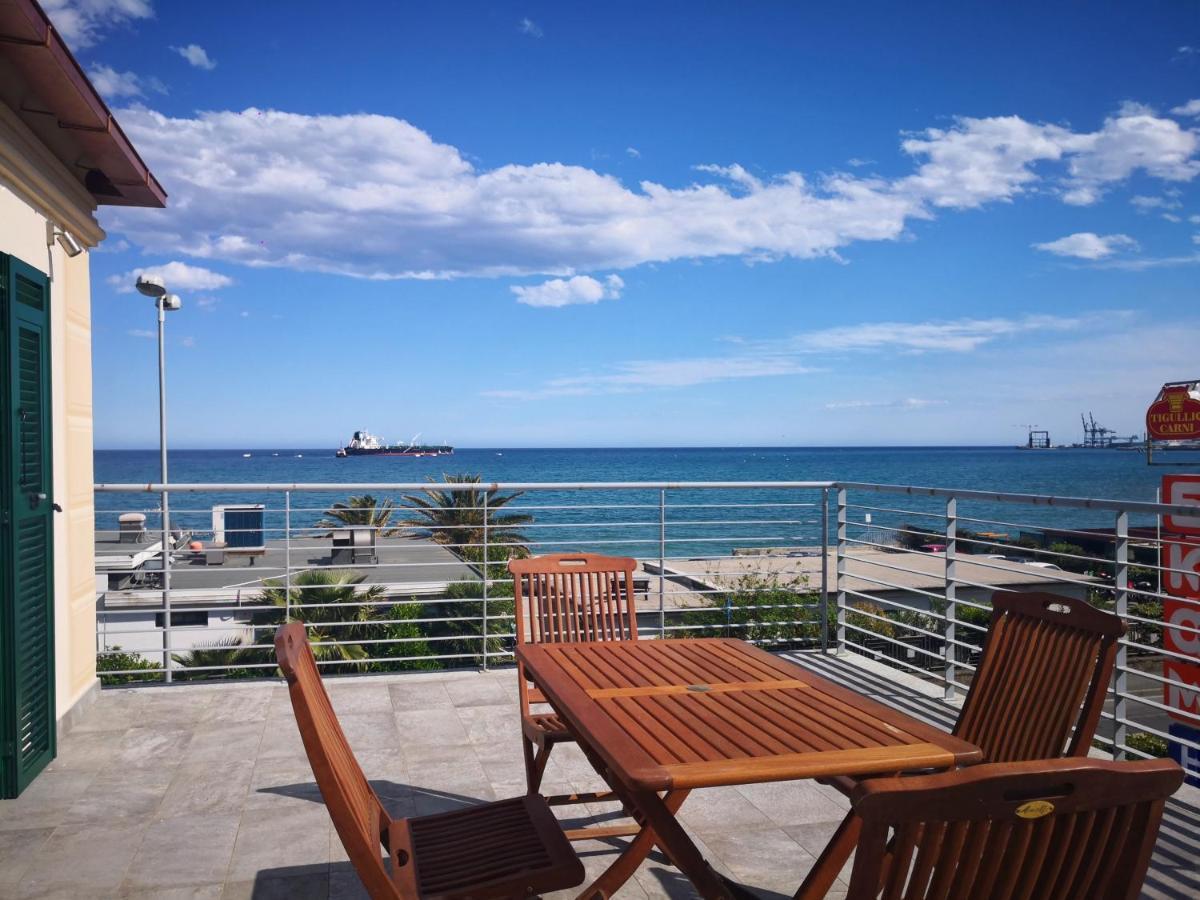 Appartamento Deluxe Con Terrazza Sul Mare Σαβόνα Εξωτερικό φωτογραφία