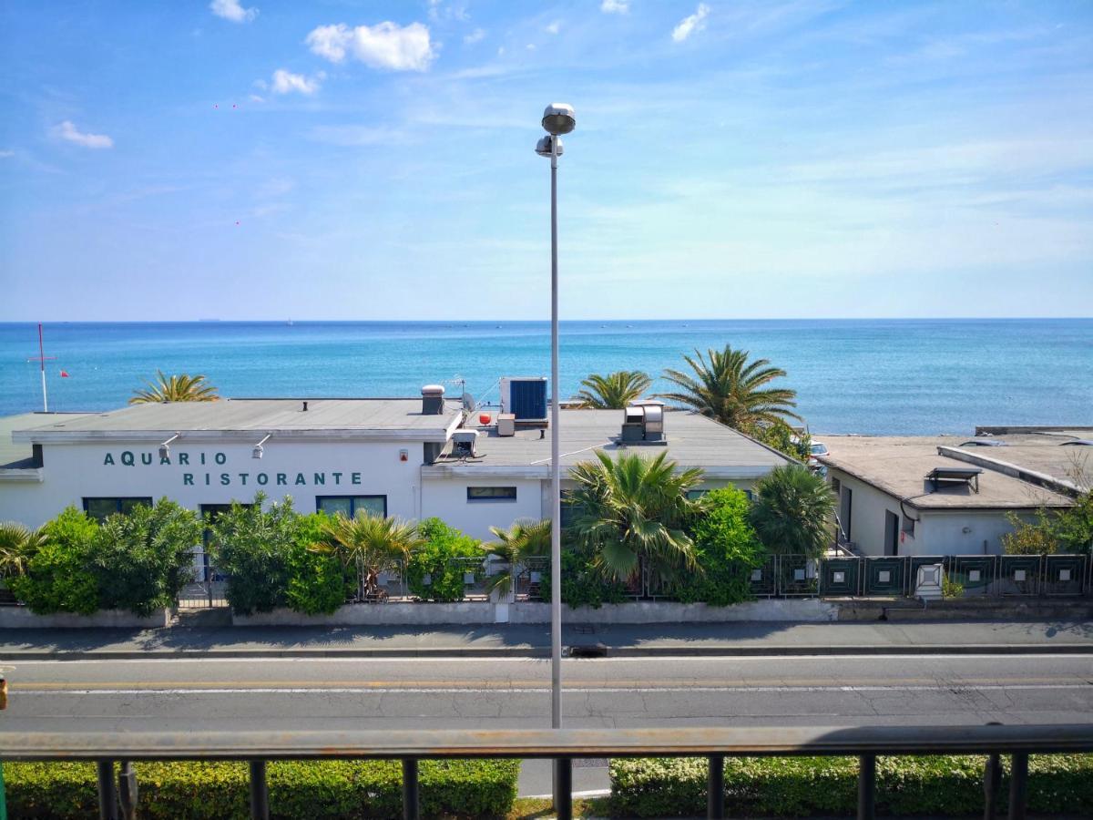 Appartamento Deluxe Con Terrazza Sul Mare Σαβόνα Εξωτερικό φωτογραφία