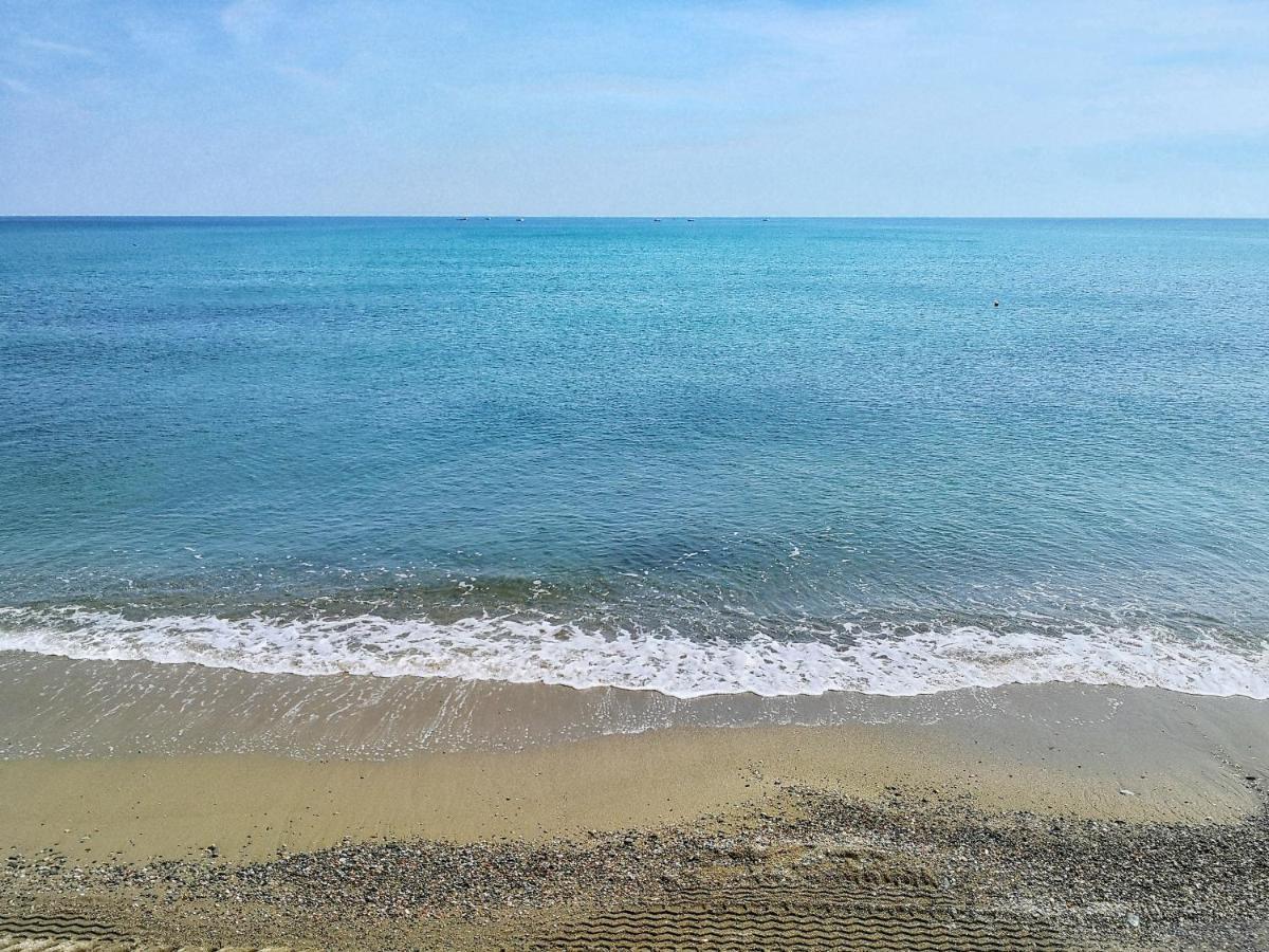 Appartamento Deluxe Con Terrazza Sul Mare Σαβόνα Εξωτερικό φωτογραφία