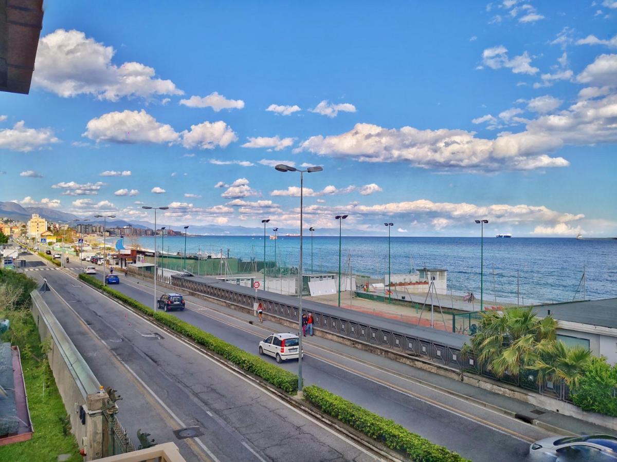 Appartamento Deluxe Con Terrazza Sul Mare Σαβόνα Εξωτερικό φωτογραφία